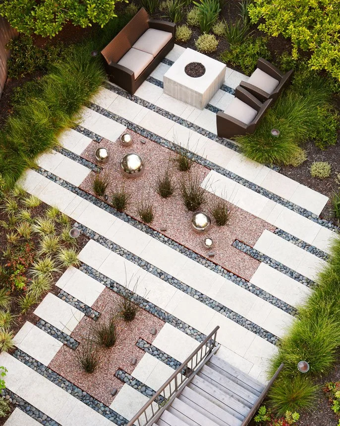 This #waybackwednesday garden shows how rotating the grid can activate a small space. Hard to believe this dates back to 2009!

Photographer: @micheleleewillson_photography

#landscapearchitecture