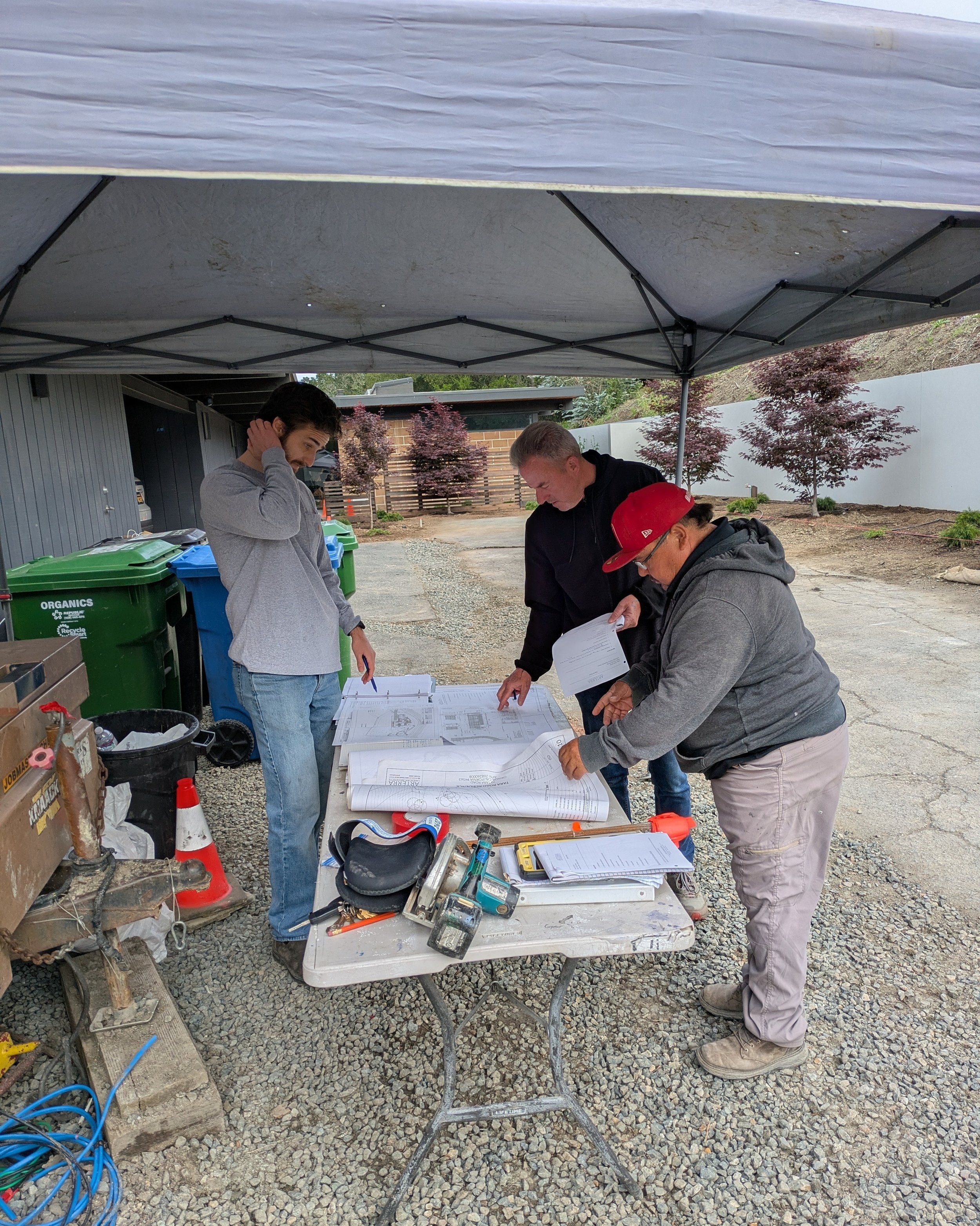 Exciting to see the landscape of this renovation in Orinda coming together. The original house is custom Roger Lee midcentury modern and @schwartzandarchitecture worked closely with homeowners to renovate while keeping much of the original in tact.

