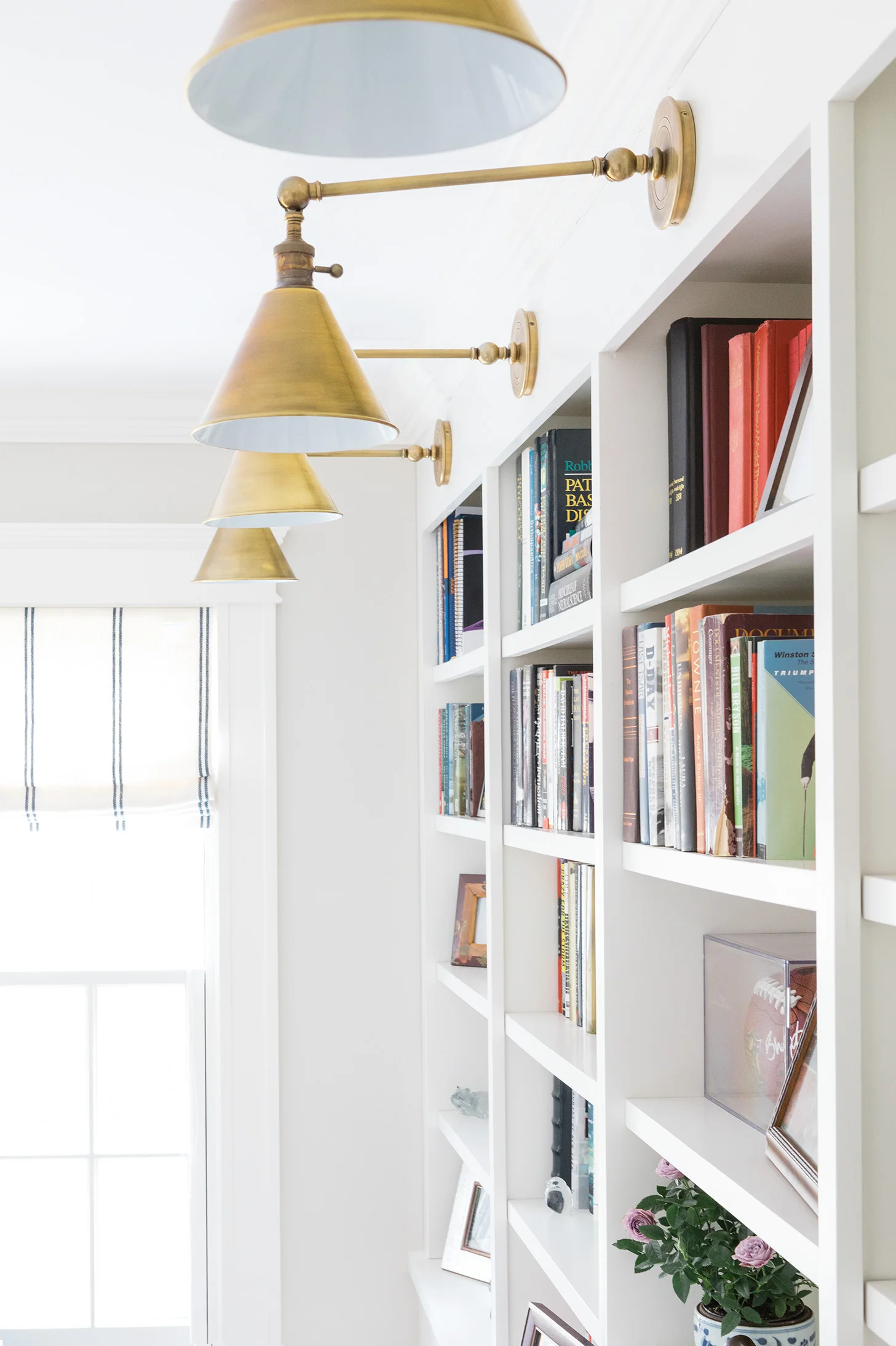 bookshelf lighting - Huffard House Interior Design