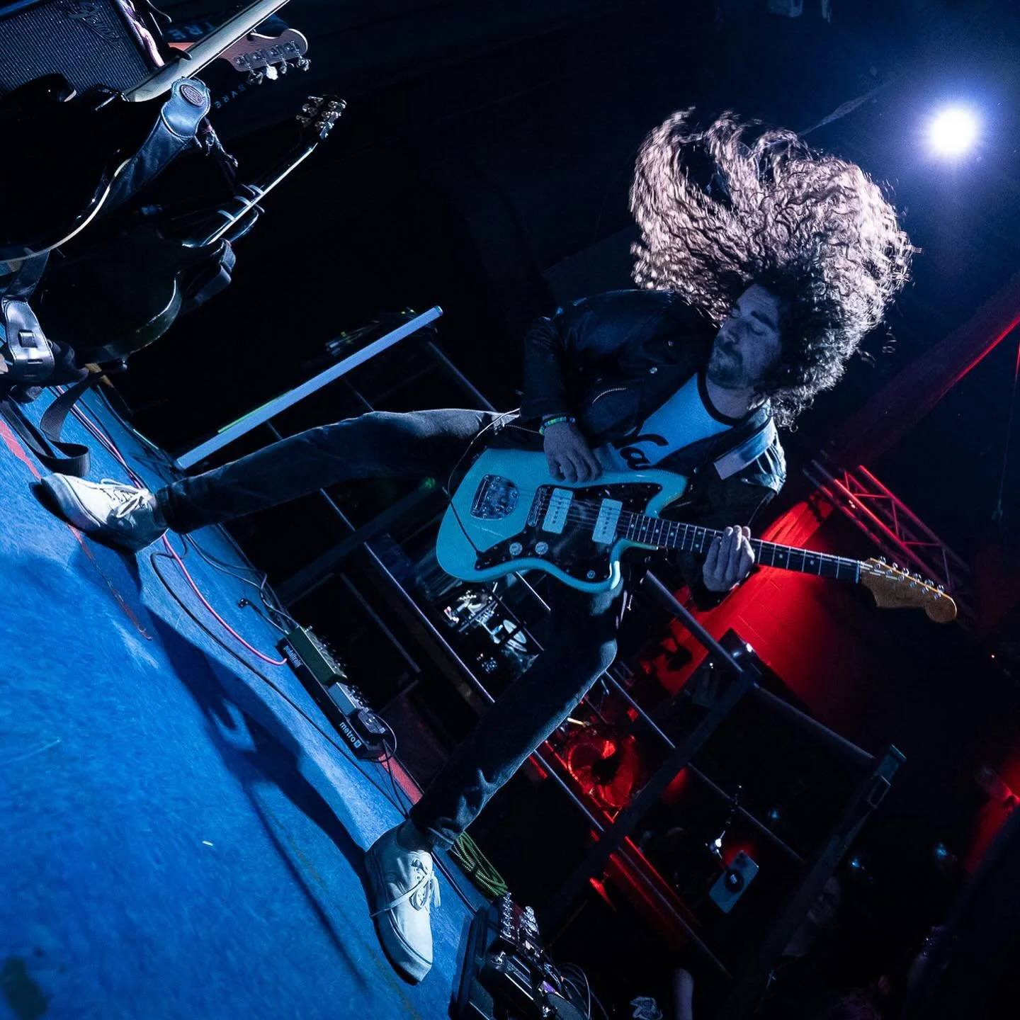 Photos by @chriscardiphotography from @skullysmusicdiner with @visionvideoband &amp; @panic_priest 🖤

Tour continues&hellip;

treasvremusic.com/live