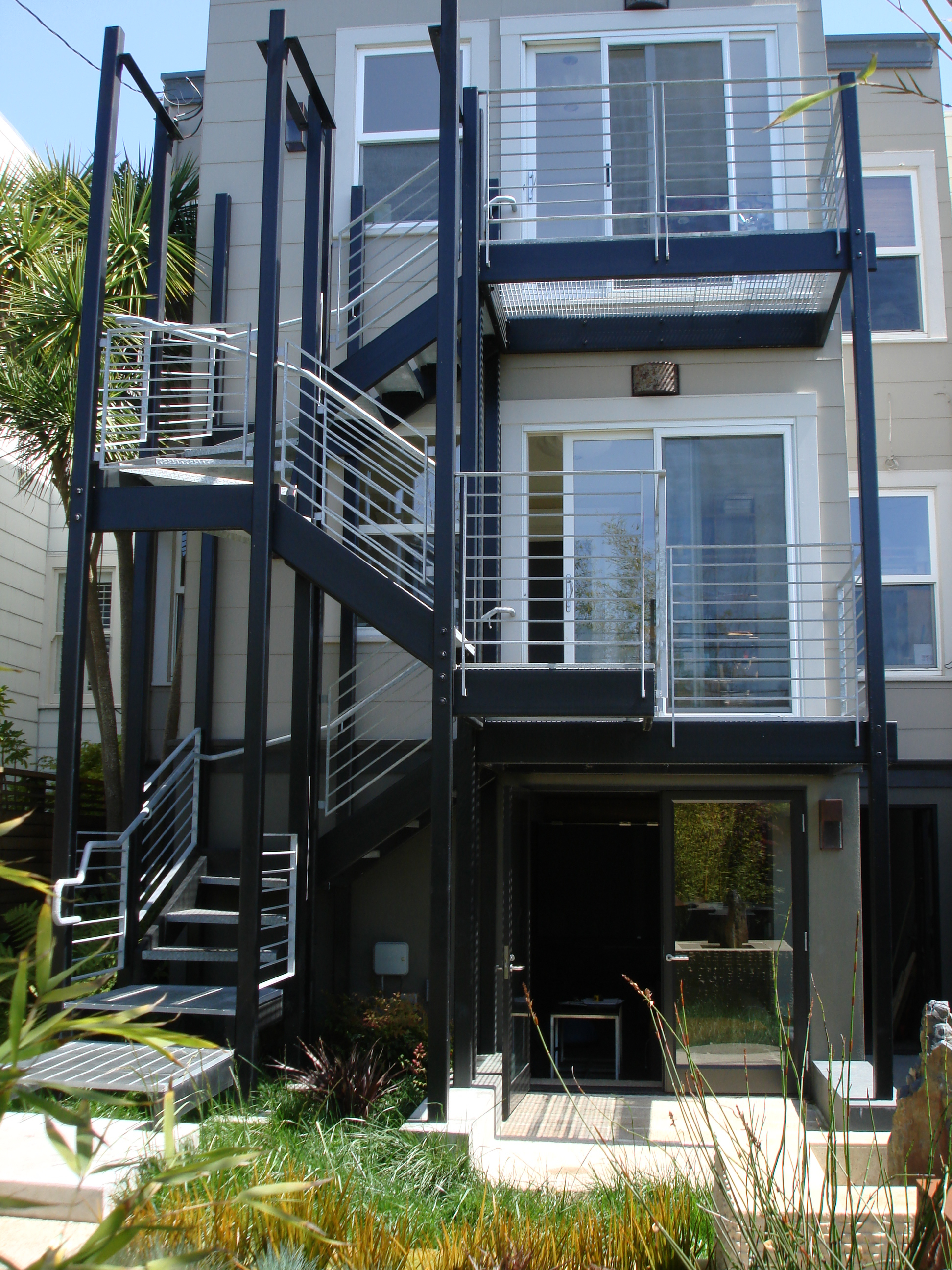 rear yard 5.jpg