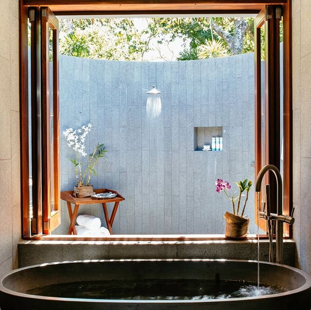 Outdoor shower bliss at our Saku and Vatu Villas 🌺 Photo by @rob.rickman