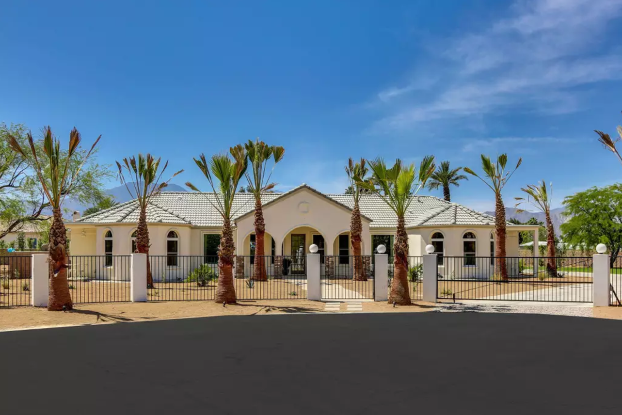 STRUT Oasis 8 Bedroom_4.png