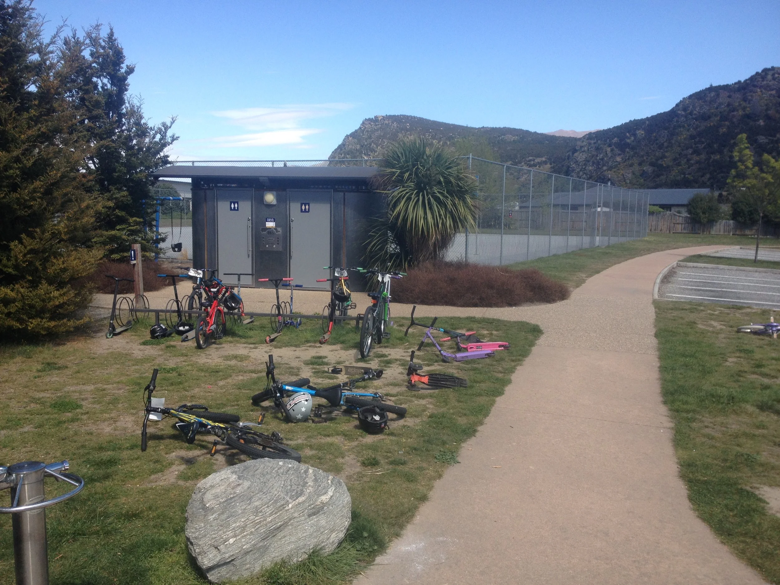 The cycle rack completed the facilities at the park and this was donated by Templeton Engineering and Installed by the ATCA.