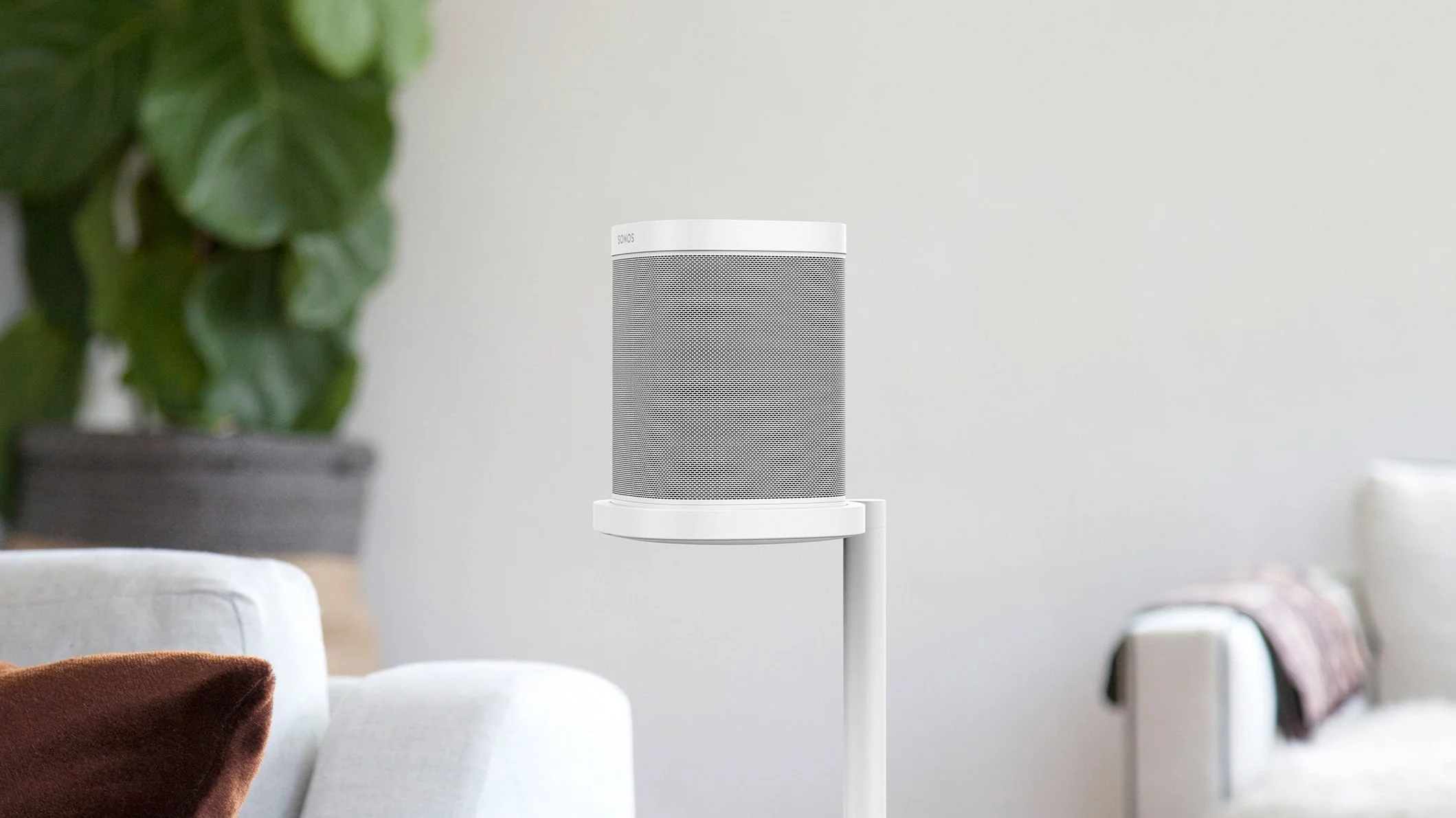 Sonos_stand_with+speaker_context+1+web_no+window+copy.jpg