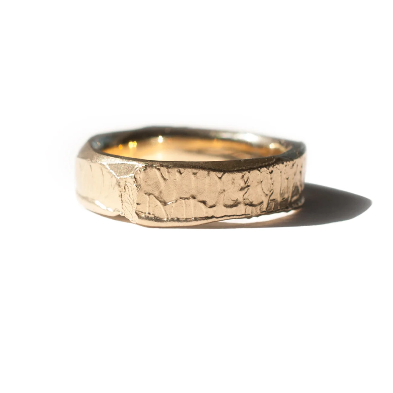 Yellow-gold-wedding-band-by-Susan-McGinness.jpg