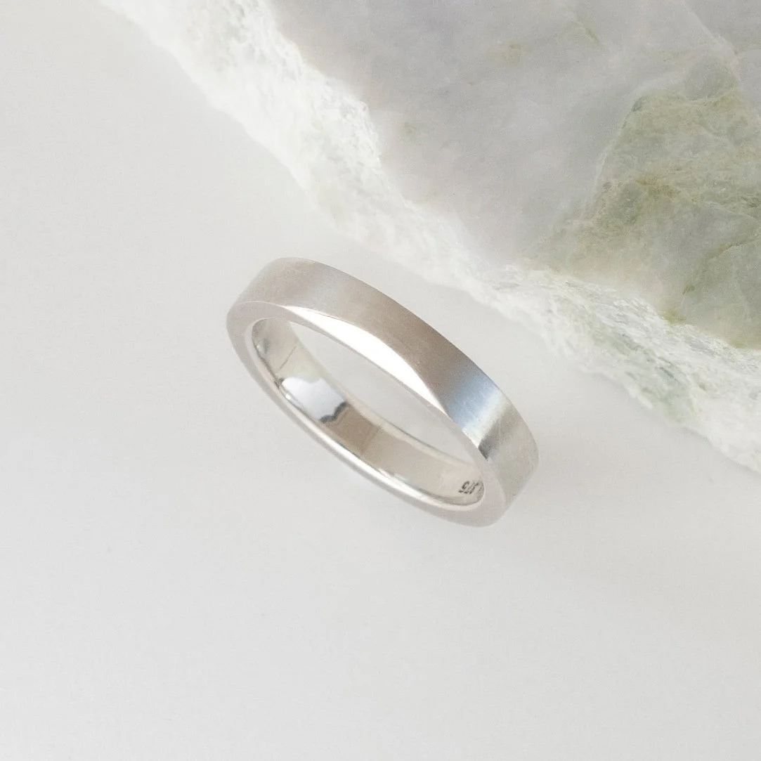 Wide-White-gold-ring-by-Susan-McGinness.jpg