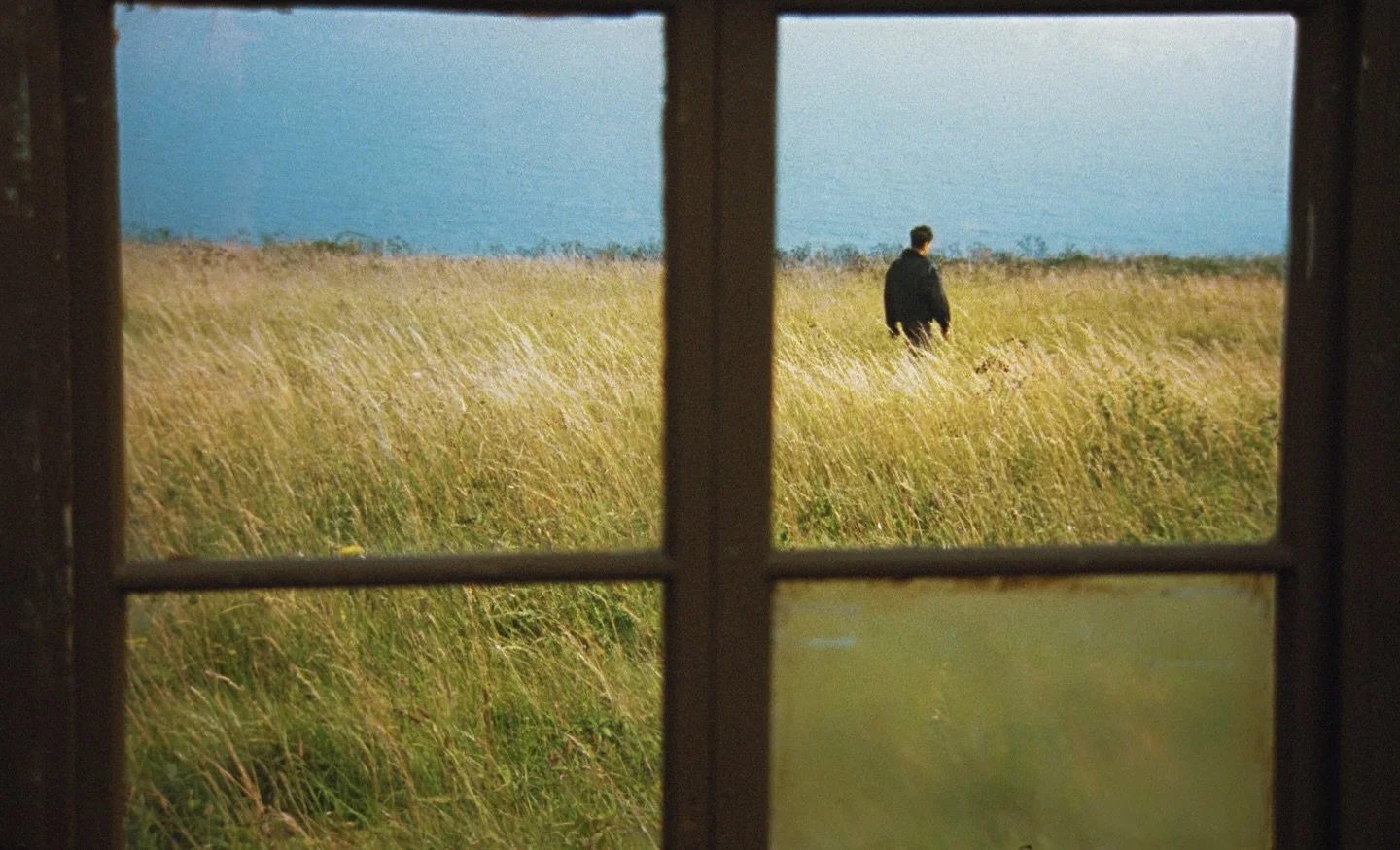 That Which Carries

#NOWNESSpicks: Watch a dreamlike meditation on the interplay of human physiology with nature&rsquo;s forces. From the beautiful mind of Laurie Bartley. 

A great exercise in graphic framing. Also just great exercise battling the w