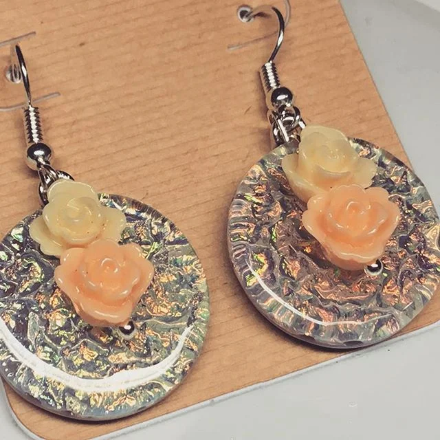 Handcrafted Fused Glass Dichroic Earrings from @lubianistudios  #fusedglass #art #glass #glassart #glassjewelry #jewelry #handmadejewelry #handmade #artisan #lubianistudios  DM to buy them now! (Free Shipping)