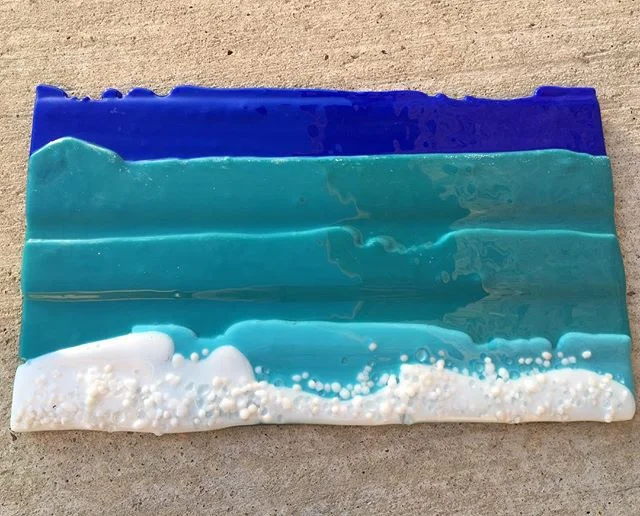 Love getting a chance to make fused glass art at @lubianistudios ! Take me back to @destinlife I can just hear those waves crashing!
#fusedglass #glass #glassart #glassartist #artistsoninstagram #destinflorida #ocean #waves #beach #florida #dallas #t