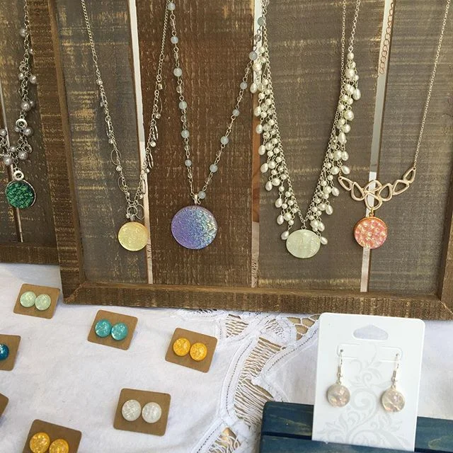Come out to @downtownmckinney to #shopsmall at the Home for the Holidays show. #fusedglass #lubianistudios #fused #glass #handmade #artisan #artistsofinstagram #jewelry #necklace #earrings #mckinneytx #texas #giftideas #party #greenvilletx #artforsal