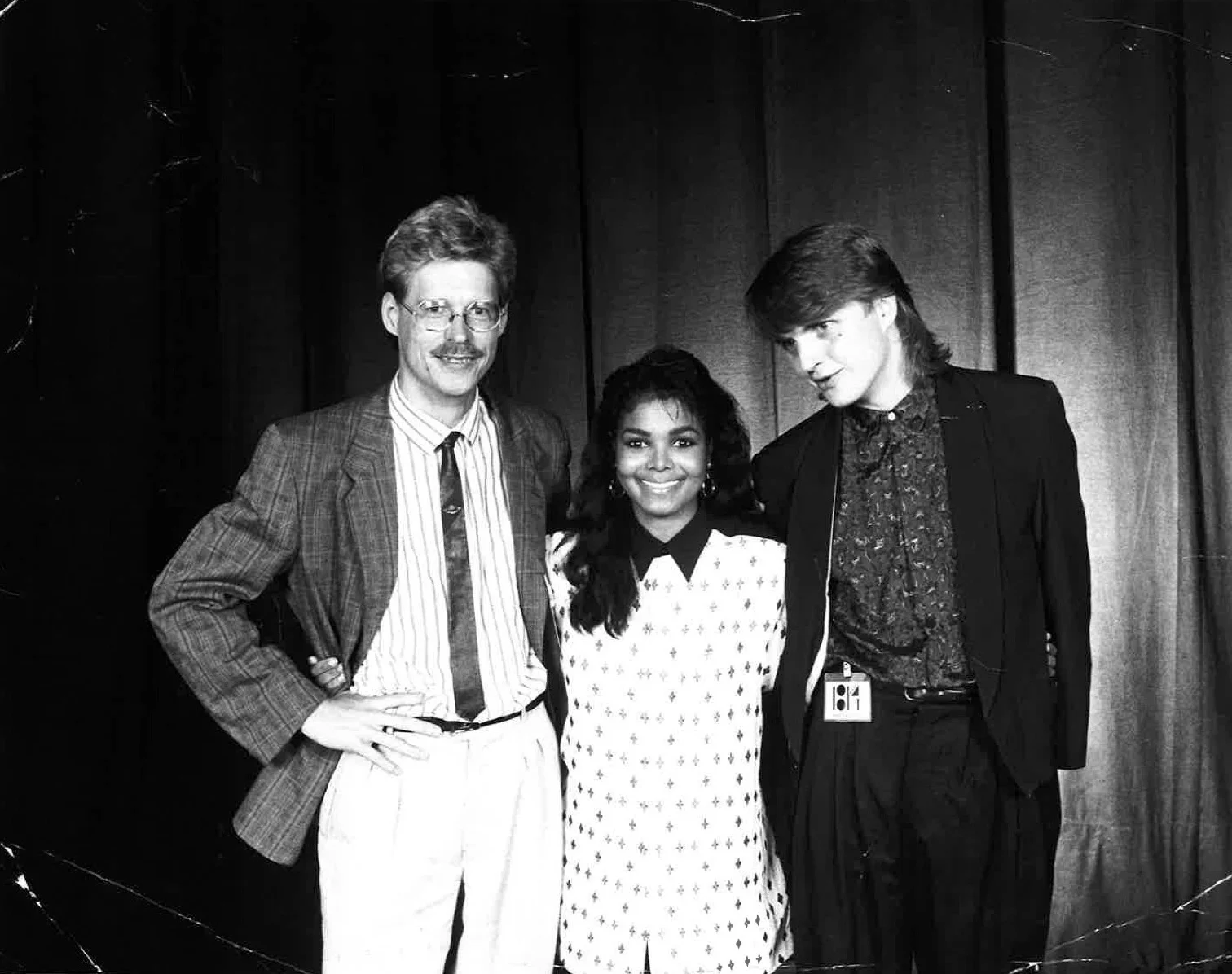 Losissa Janet Jackson Rhythm Nation 1814 –levyn promotilaisuudessa silloisen HS:n kulttuuritoimittaja Markku Fagerlundin kanssa.