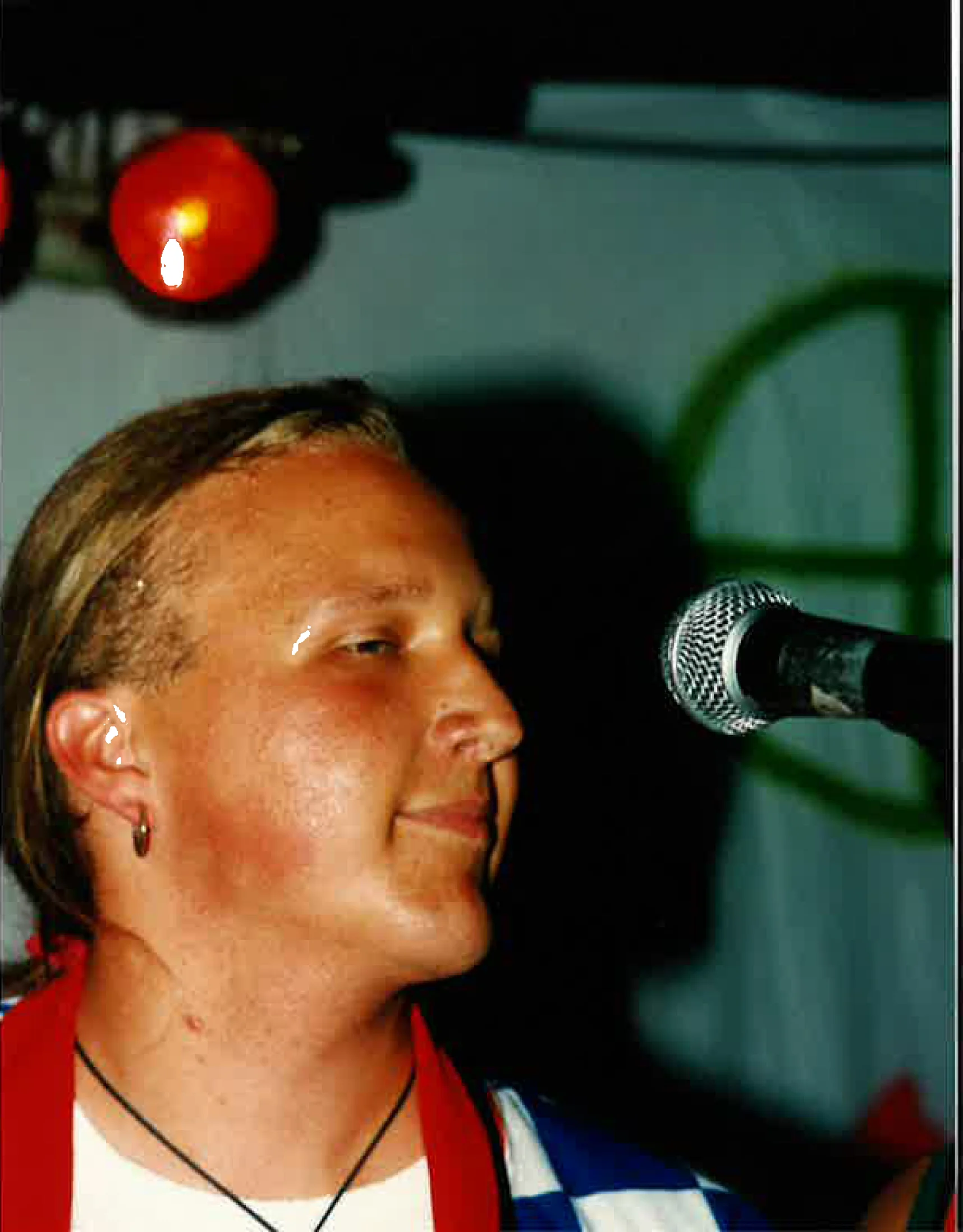 Mika Väyrynen / Heads & Bodies Bar Maryssä kesä 1995.