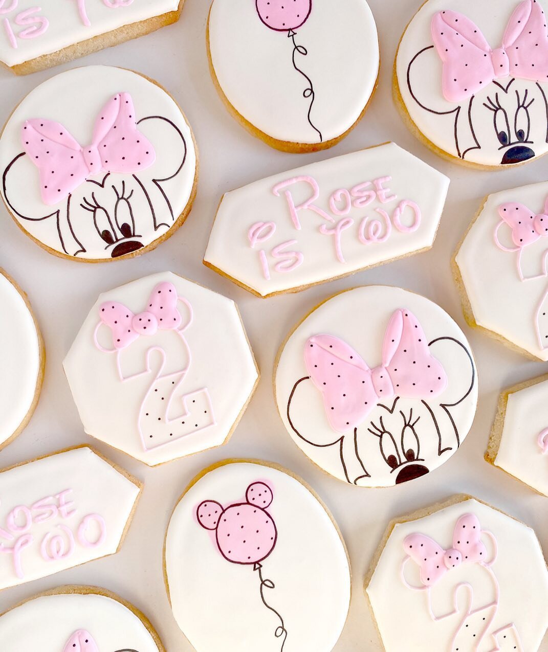 💕 Minnie Mouse cookies for this sweet two year old💕