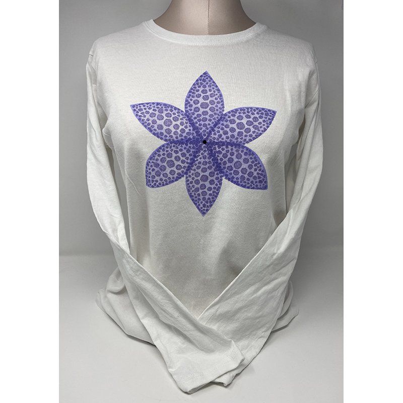 SpottedFlower_WhiteT-shirt_LongSl_FrontManneq_WebSquare.jpg