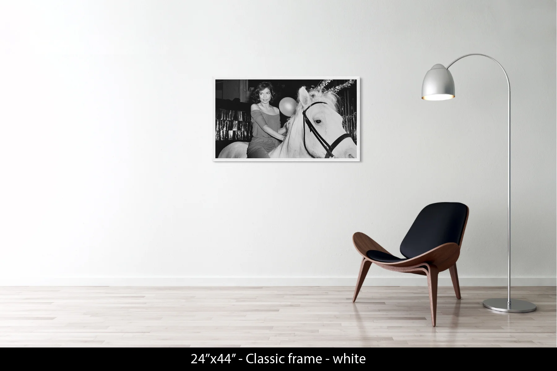 25"x44" | Classic Frame White