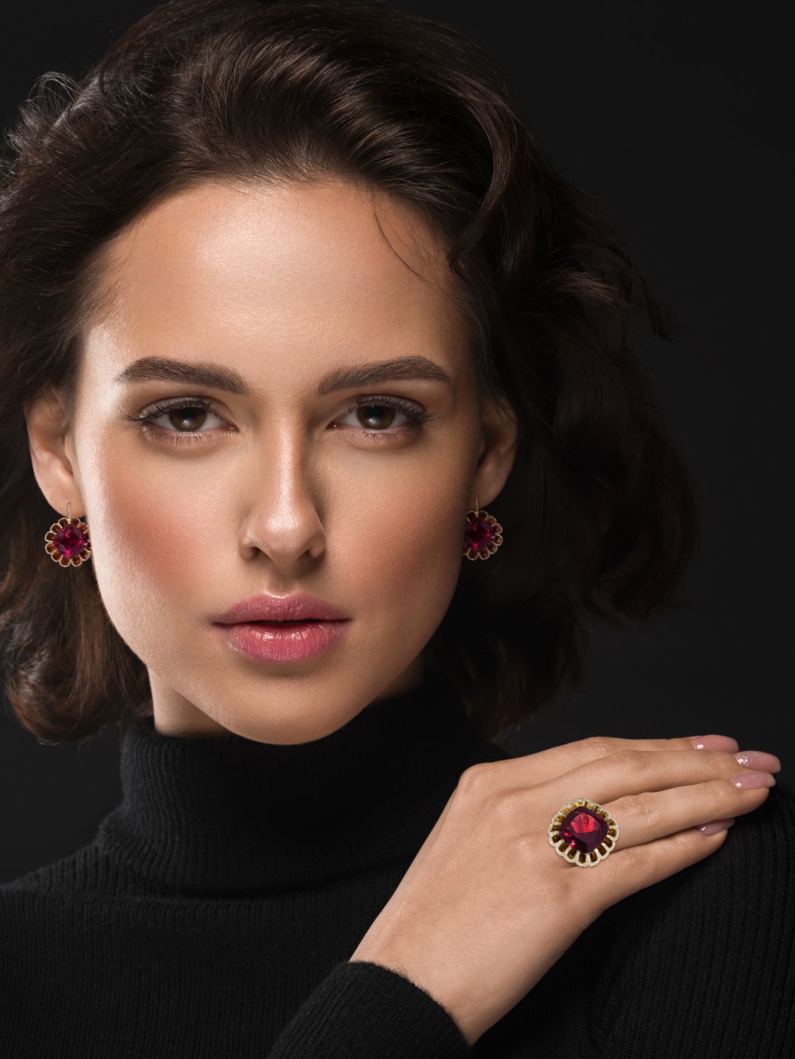 HE-0003-Rhodolite-Garnet-Floating-DropsModel.jpg