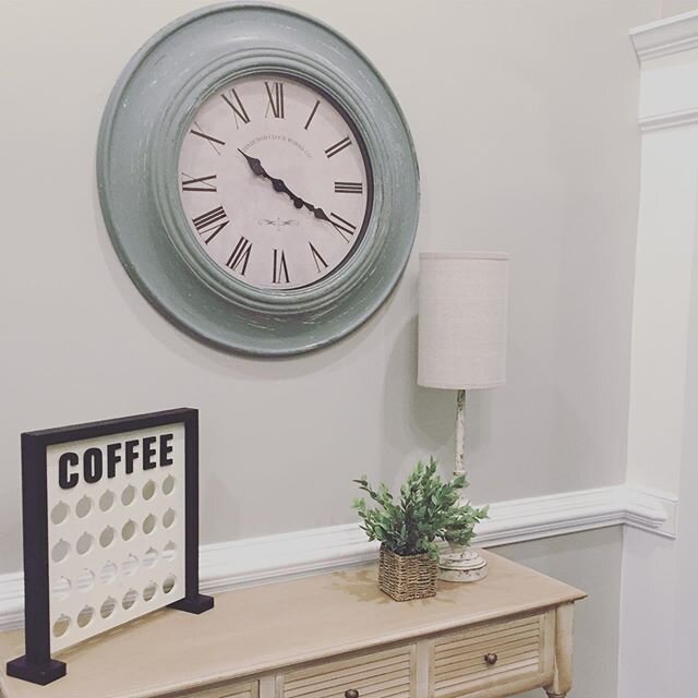 Just add coffee to this reception area complete with super cute containers from one of my faves...TJMaxx!
#hdesignatl #tjmaxx #tjmaxxfinds #tuesdaymorning #hobbylobby