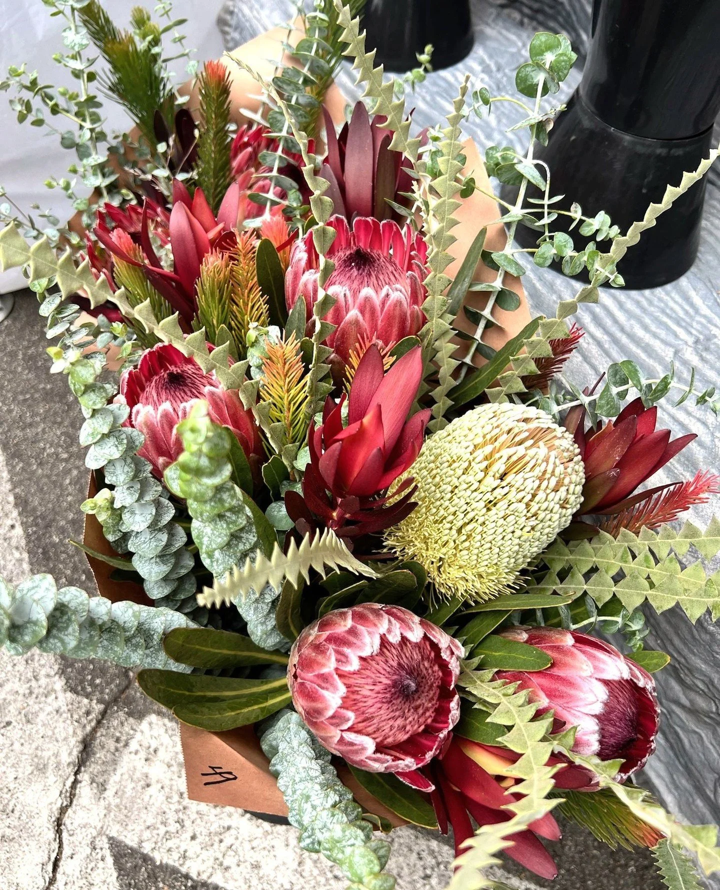 Flowers, food, and endless color inspiration🌿🎨The farmers market never fails to spark new ideas🪻#JKCDesigns #InteriorDesign #Interiordesigner #designobsessed #designinspo #designaddict #interiors #home