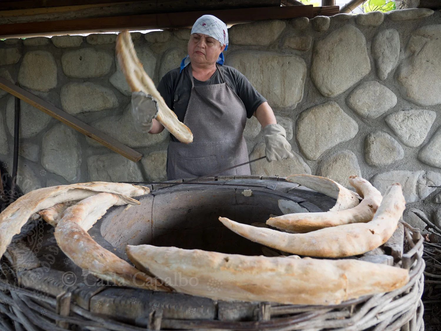 Bread fresh from the traditional toné clay oven