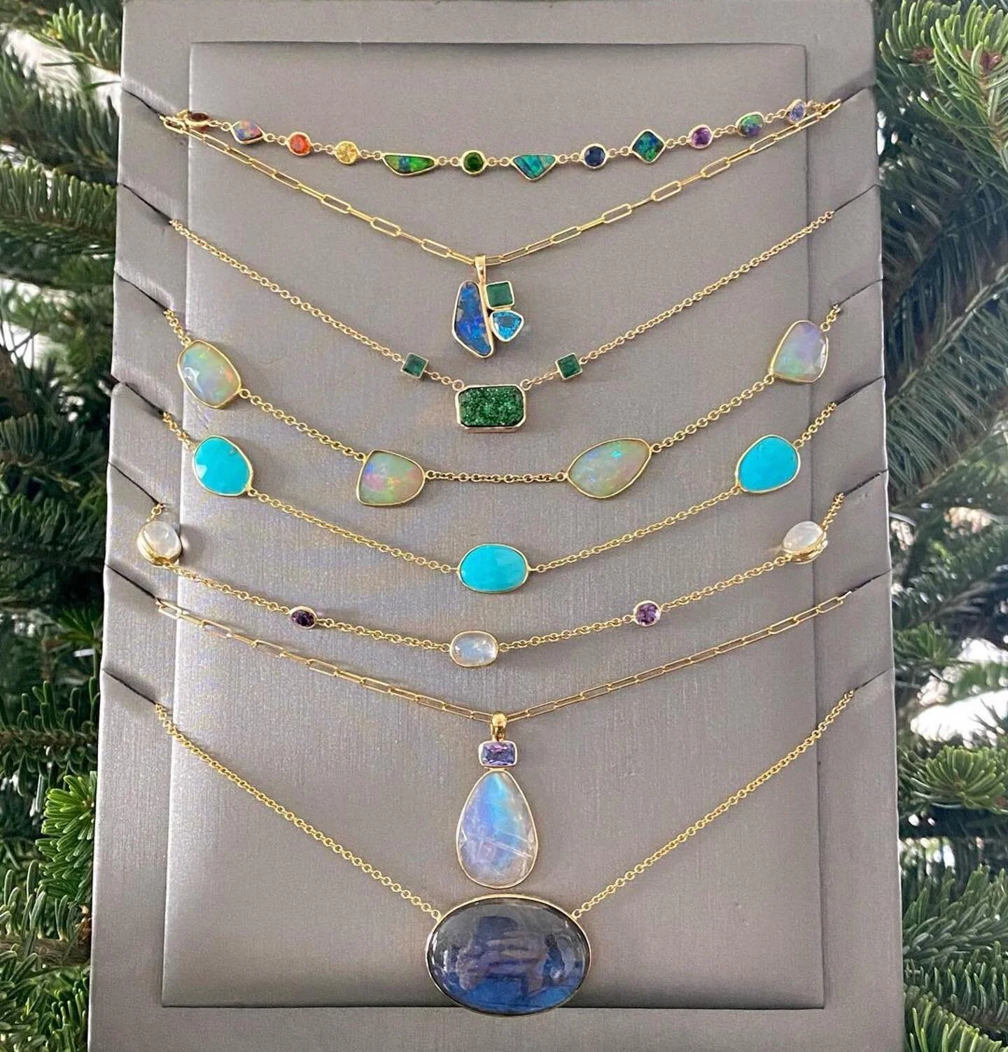 @lynnemerceinfinejewelry 🎄🎄🎄🎄🎄Merry and Bright 🎄🎄🎄🎄🎄 These 8 individual 18k yellow gold necklaces are 16&rdquo; long and feature a variety of some of my favorite gemstones!  All are available for purchase.  Please DM me for more details.
*
