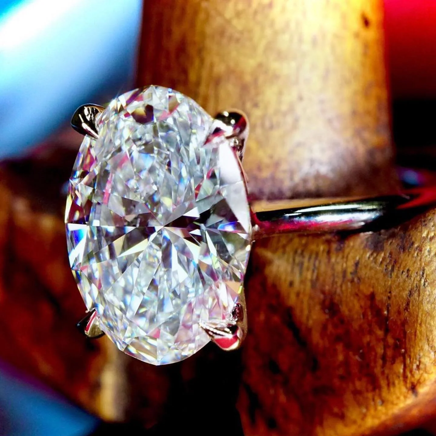 @simonardem.nyc 2.92ct E SI1 #SimonArdem #naturaldiamonds #giacertified #giacertifieddiamond #ovaldiamondring #ovaleternityband #giacertifiedovals #elegantengagementring #classicstyleengagementring #eastwestsetting #eastwestband #diamondeternityband 