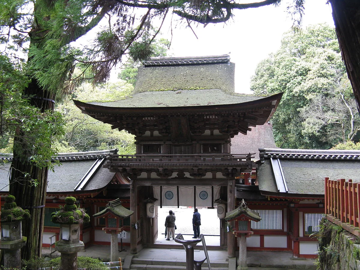 Isonokami-jingu_romon.jpg
