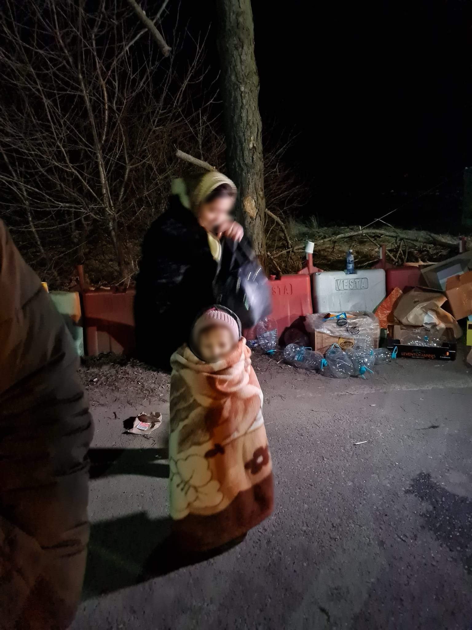 Little girl at Border Crossing - C.jpeg