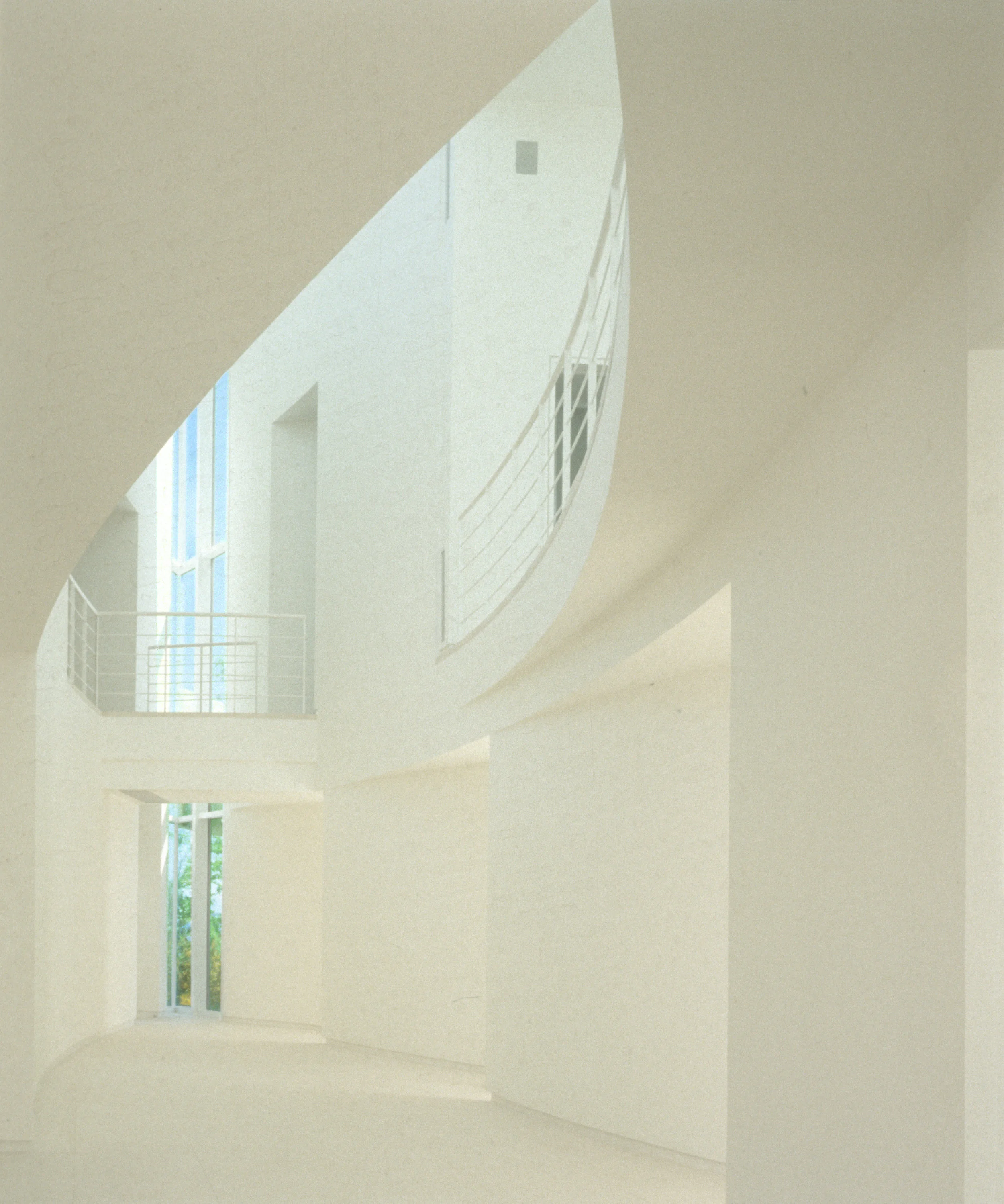 Int-Atrium-chapel.jpg