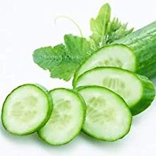 Cucumber Cucumber has skincare nutrients vitamin C and caffeic acid, both of which fight to reduce inflammation and irritation in the skin,as well as hydrate the skin, due to its high water content. The cucumber peel itself contains silica, which firms sagging skin.