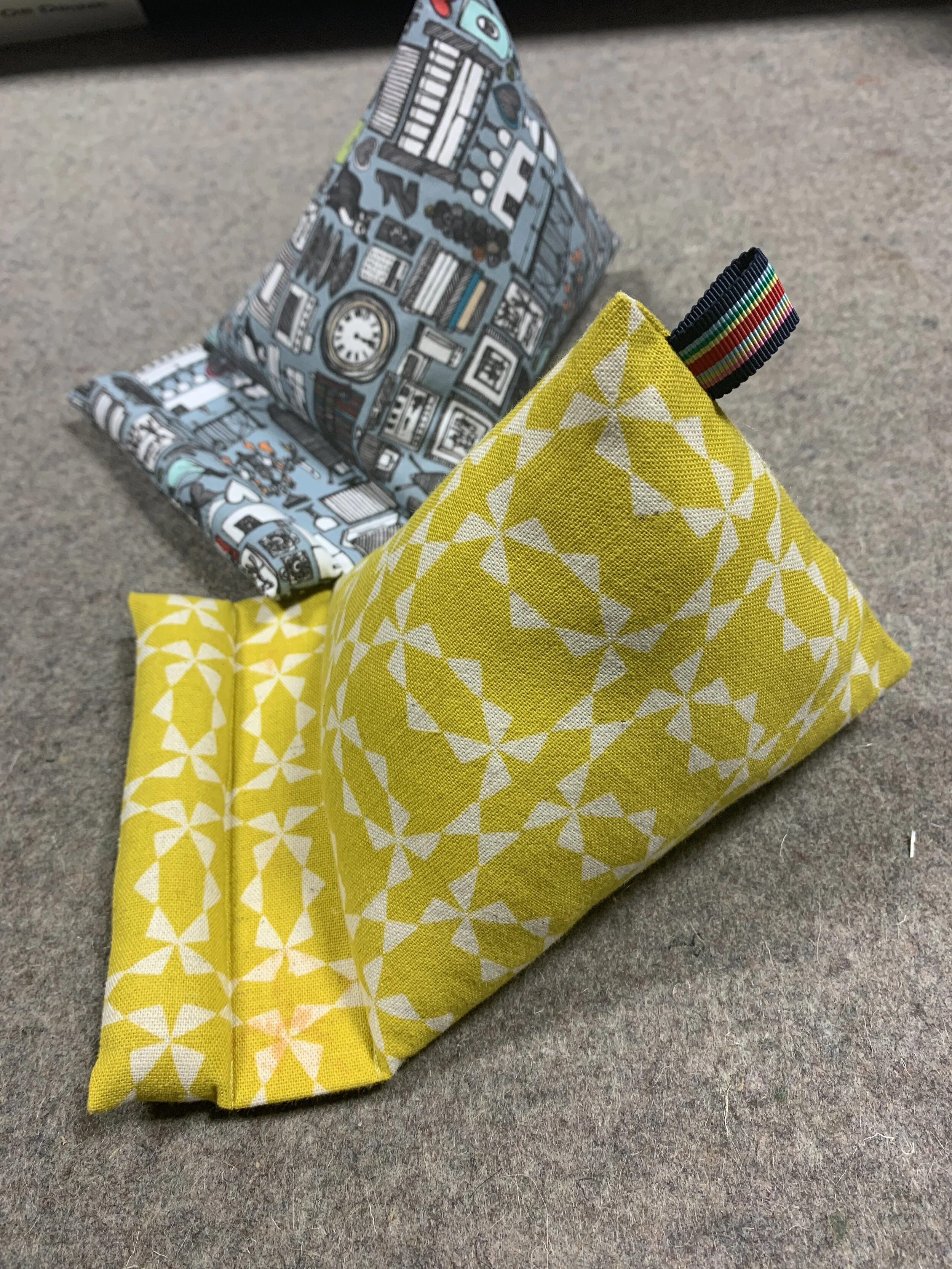 Cell phone &amp; tablet stand Textile Workshop