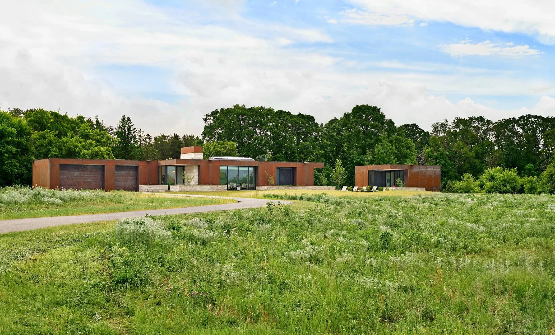01_PLAAD_PL_RoundThreePhotography_ExteriorPrairie_DSC9820_ADJ1.jpg