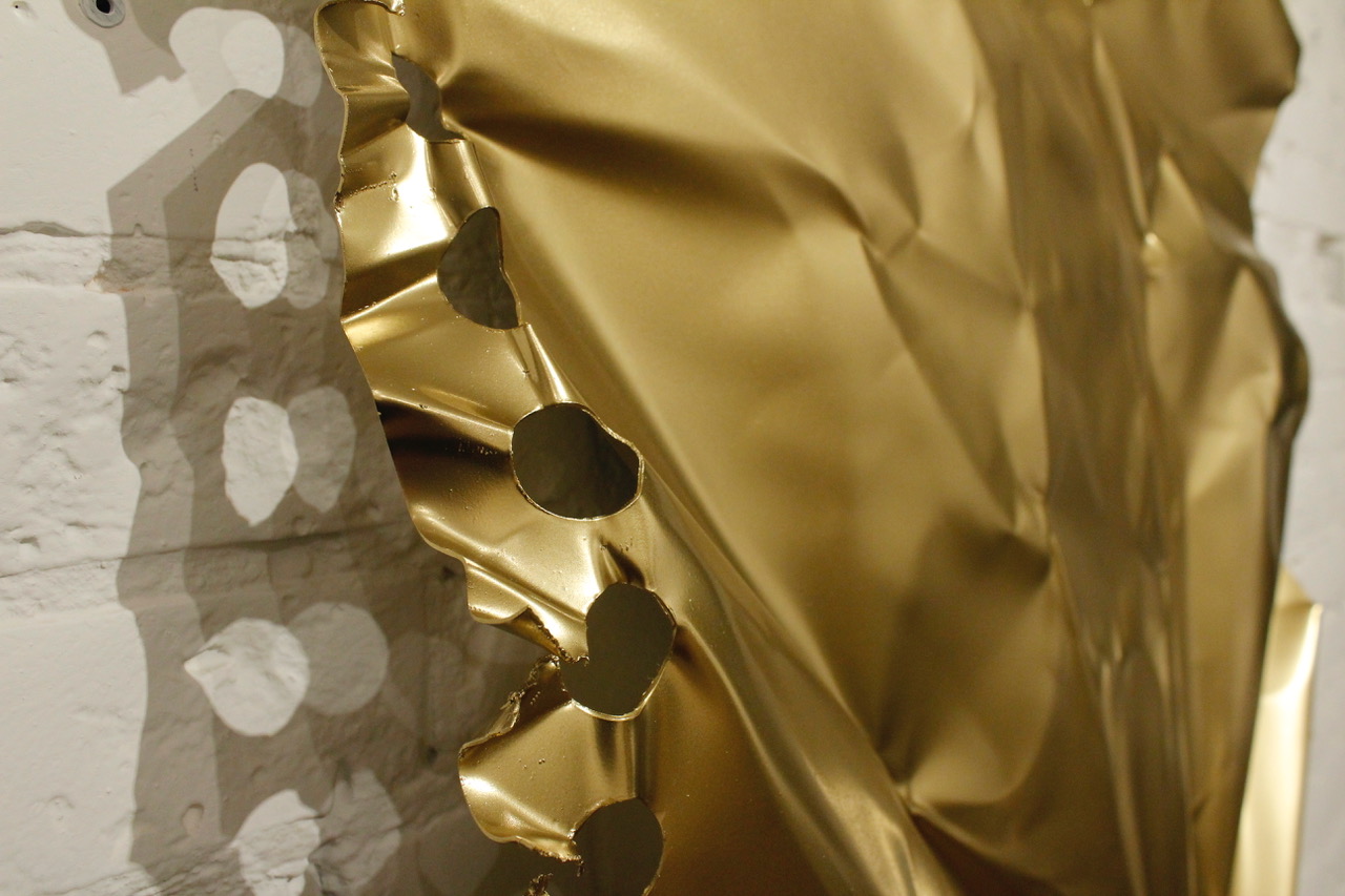 Sébastien Gaudette - Golden Paper - Techniques mixtes sur aluminium sculpté / Mixed media on sculpted aluminum, 2018, 48" x 36"