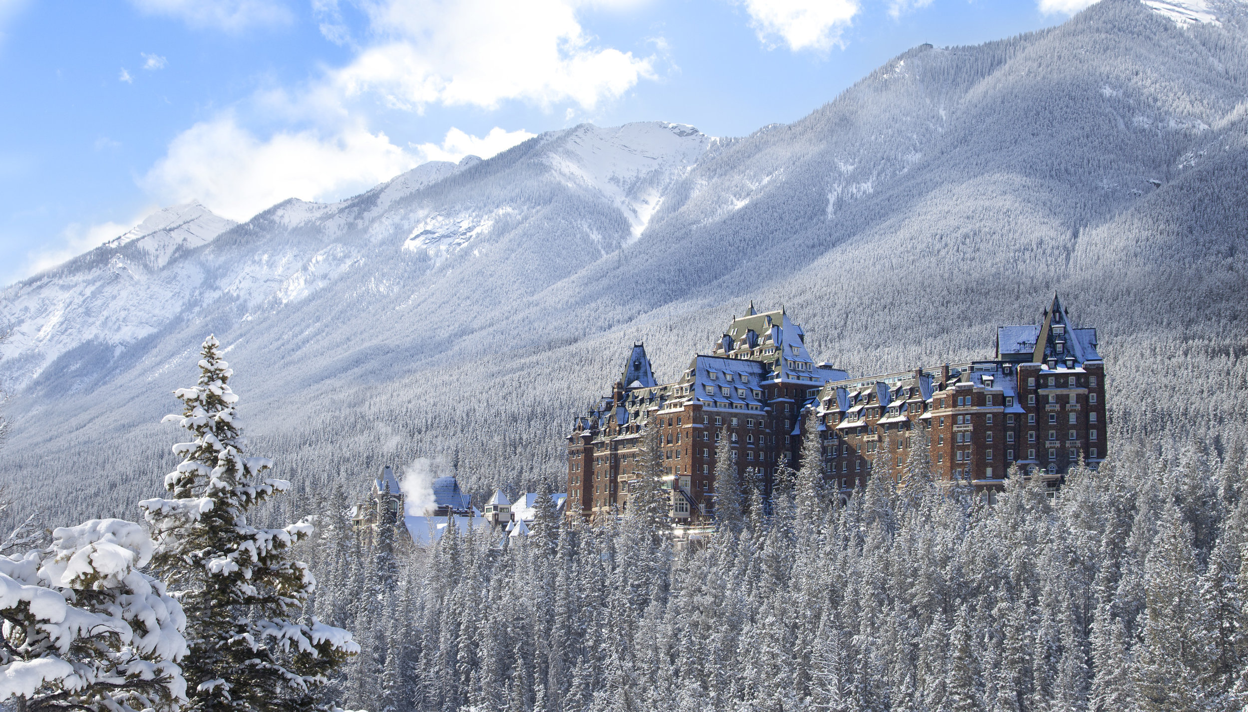 Destination_Signature_Banff_Springs_Hotel_Winter_Fairmont_15_Horizontal.jpg