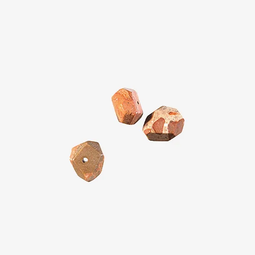 Afrian Map Jasper Material: Natural Stone African map jasper is a natural stone from Madagascar with light and dark markings reminiscent of patterns and colors of some African animals. Jasper is said to represent balance, grounding, and relaxation. 