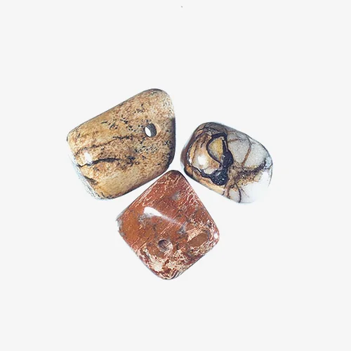 Picture Agate Material: Natural Stone Agate is a natural stone, that is used widely and found in various parts of the world. Agate is said to be a stone of strength, enhancing creativity and providing balance and precision. Agate is formed in volcanic rock and is made of chalcedony. The colors of agate are influenced by changes in pressure, temperature, and mineral content that occur during the formation process.