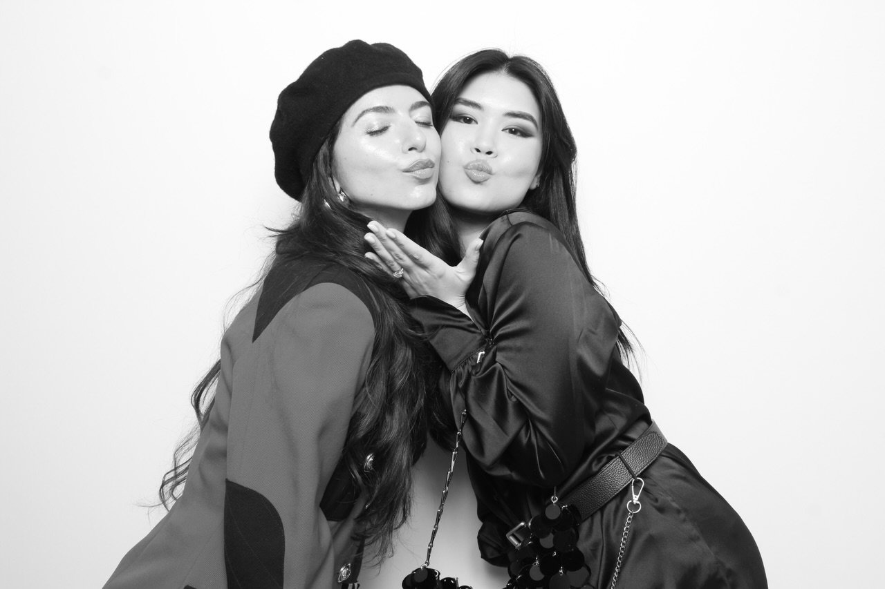 An iconic night with @BERTA ✨

We were honored to be apart of BERTA Bridal Runway Show with our Glam Black and White Photo Booth capturing timeless moments in true couture style.

#fashionweek #bridalevent #nycphotobooth #nycevents #studiobooth