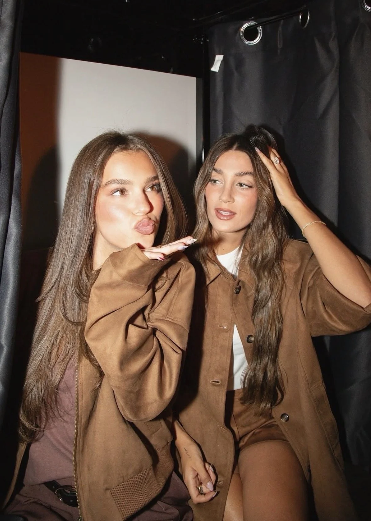 enclosed photo booth traditional vintage for rent