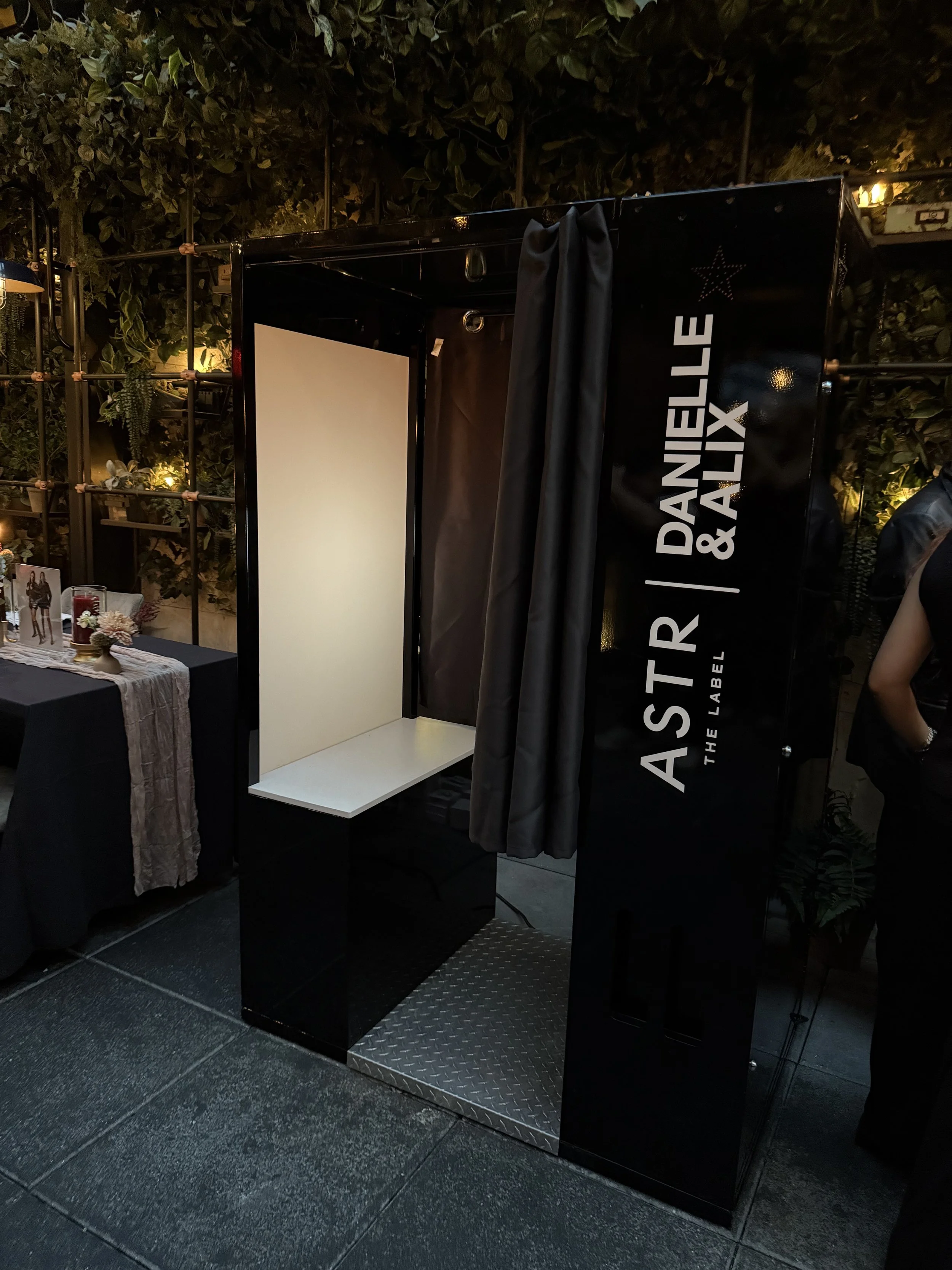 traditional enclosed photo booth for rent nyc
