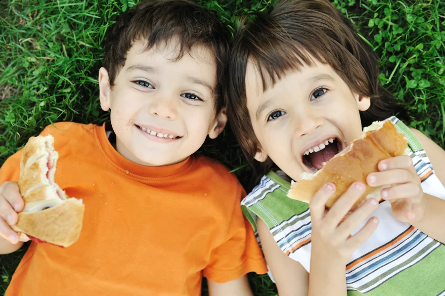 Food, friends, fun — these are the basics of the Summer Food Service Program. Lake County's Outback Strong Summer Lunch Program is returning in 2018. Don't miss your chance to be part of the fun! ( Photo courtesy of Oregon Department of Education and Partners for a Hunger-Free Oregon )