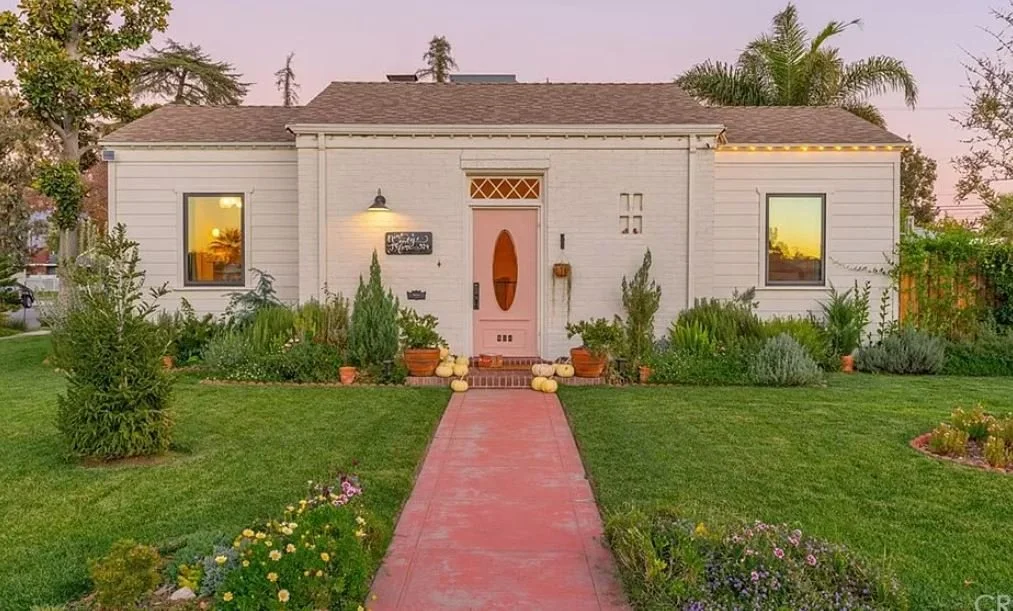 A Splash of Color in Cali