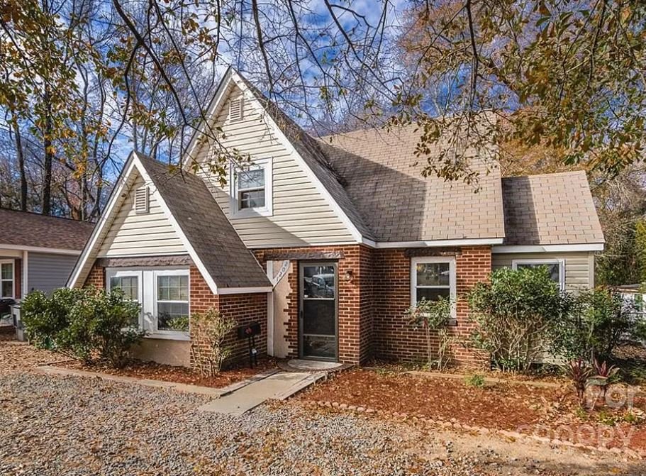 10 Homes Under $300K