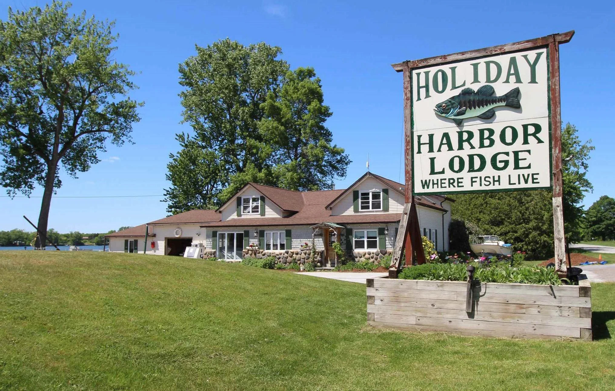 A Waterfront Lodge in North Hero, VT