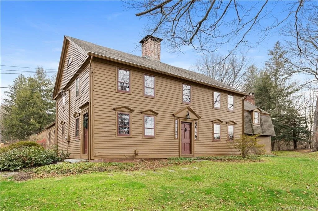 A Former Stagecoach Stop in Simsbury, CT - $619,900