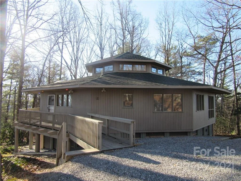 An Octagon House in Hendersonville, NC - $399,000