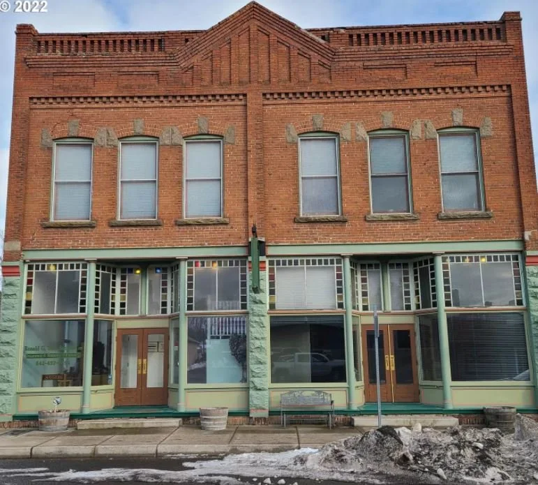 Mixed Use in Elgin, OR - $399,000