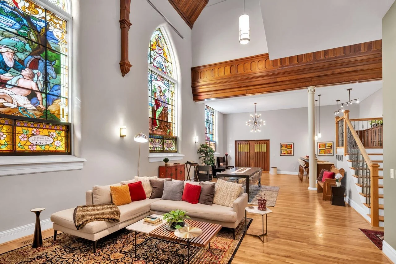 Drool Worthy Architecture in Bellevue, KY - $425,000