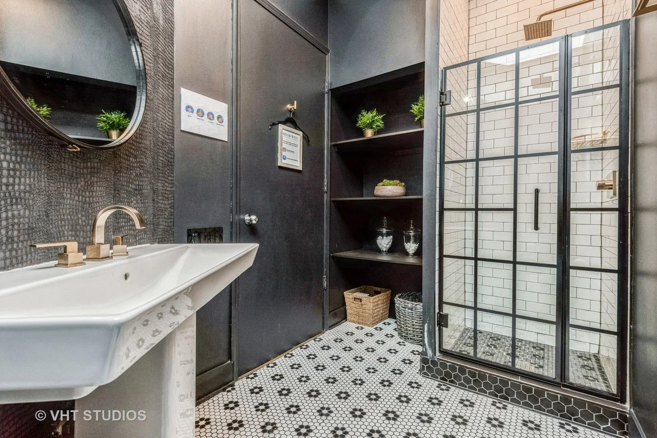 Live Work Space in Chicago, IL - $700,000