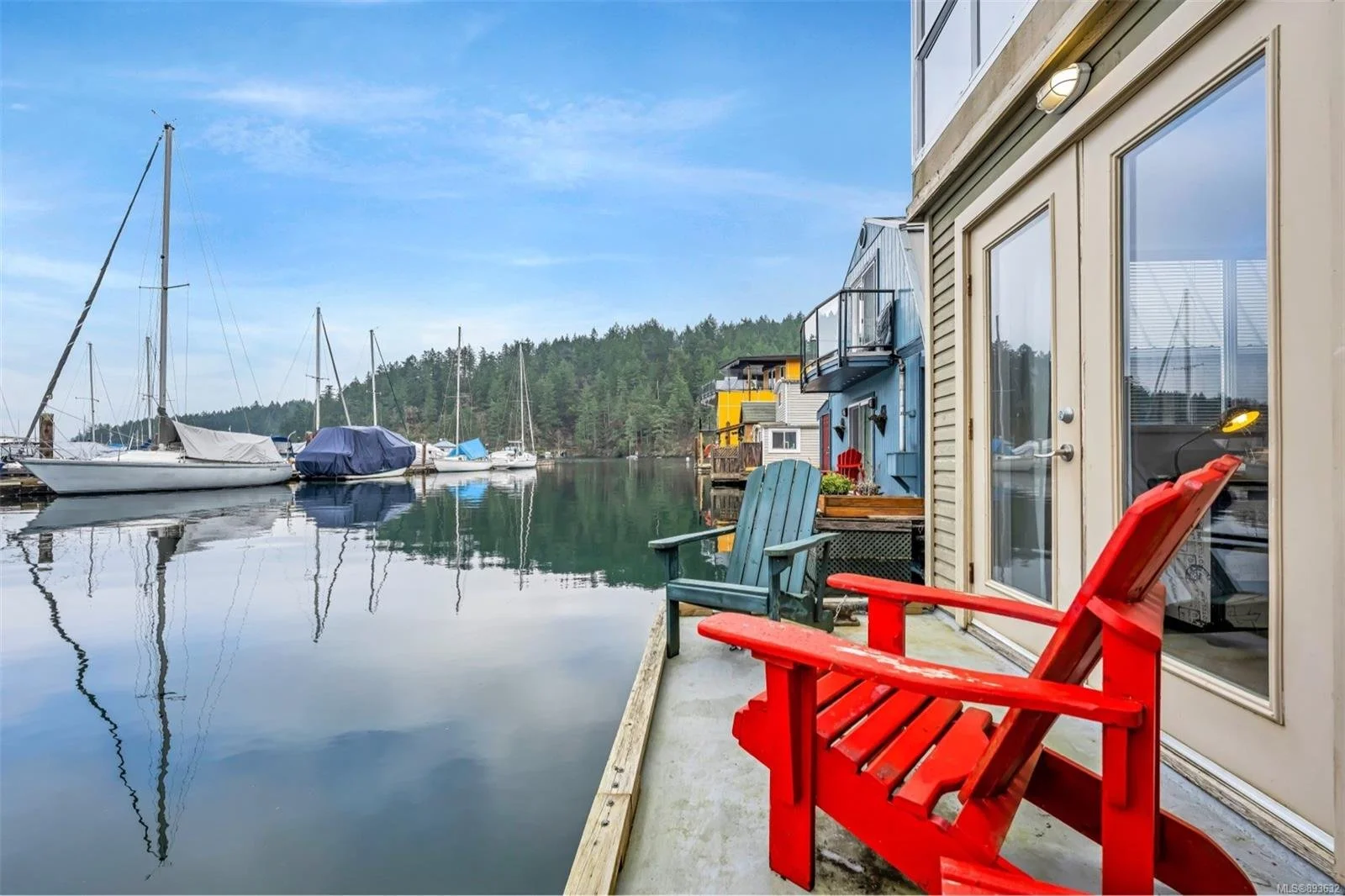 A Floating Home in North Cowichan, BC - C$549,000