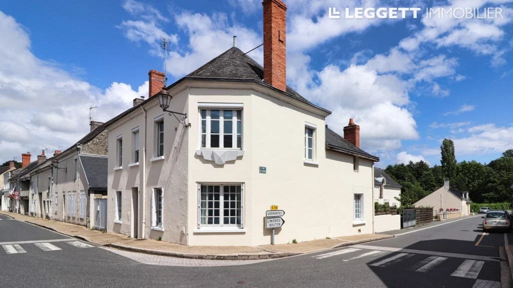 Mouliherne, France - $130,898